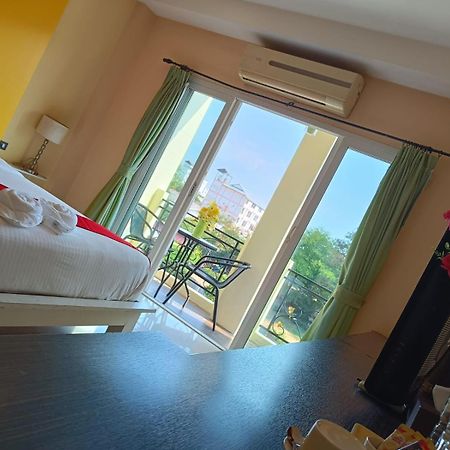 פאטאיה Aura Inn Rooms מראה חיצוני תמונה