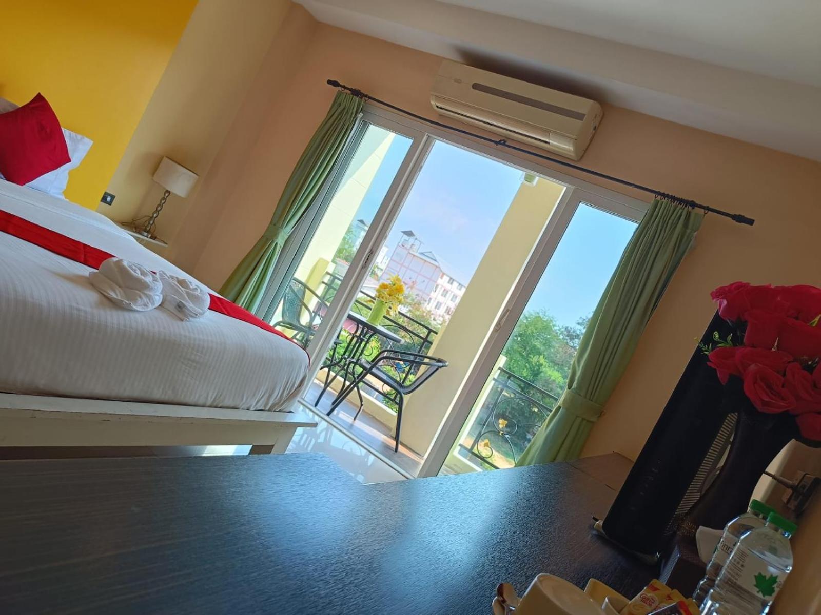 פאטאיה Aura Inn Rooms מראה חיצוני תמונה