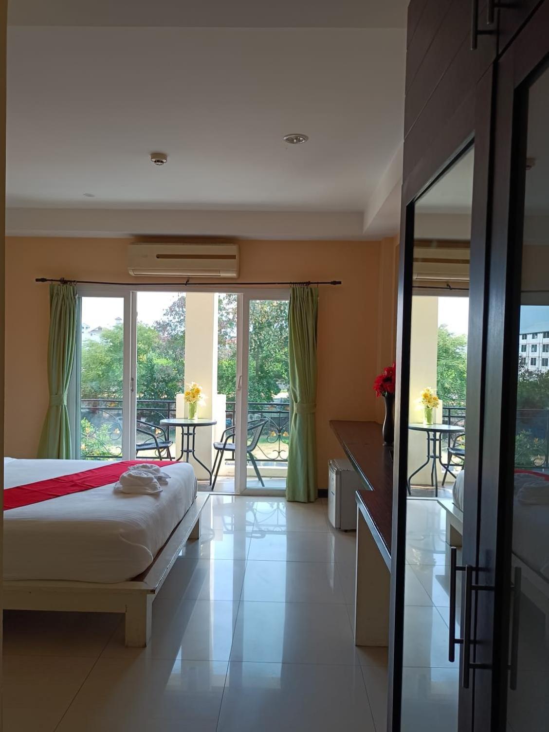 פאטאיה Aura Inn Rooms מראה חיצוני תמונה