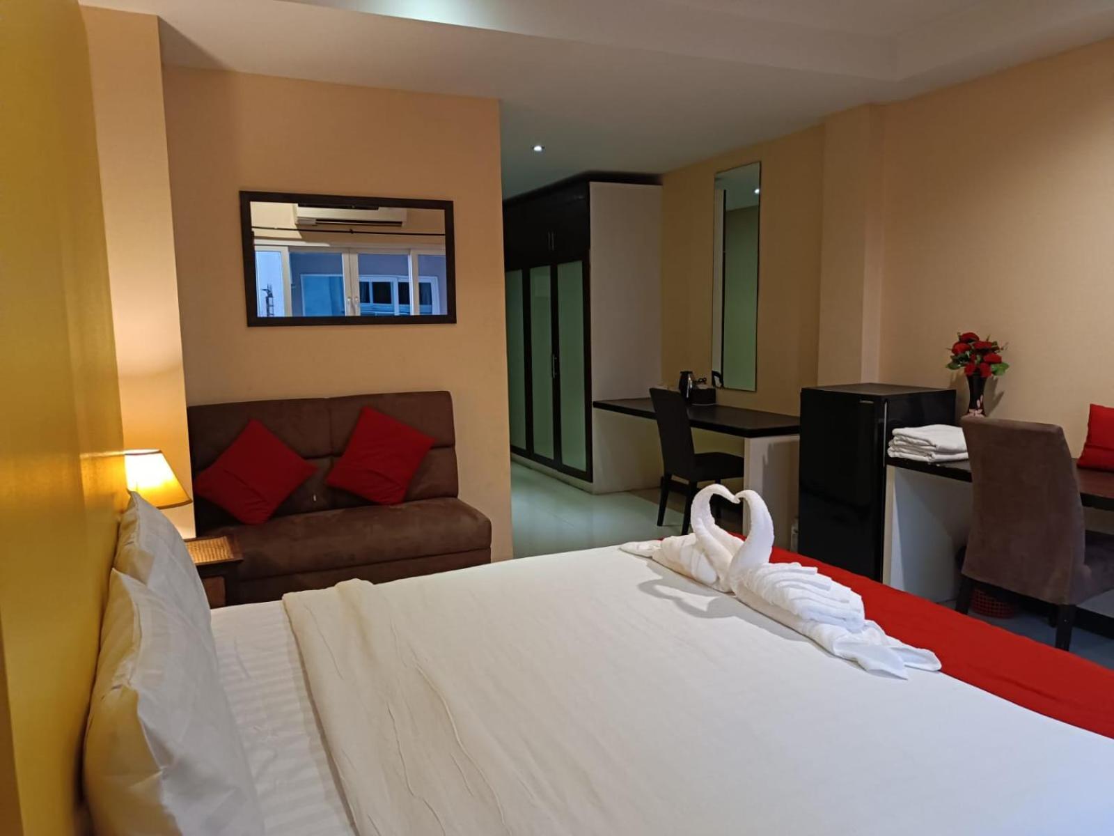 פאטאיה Aura Inn Rooms מראה חיצוני תמונה