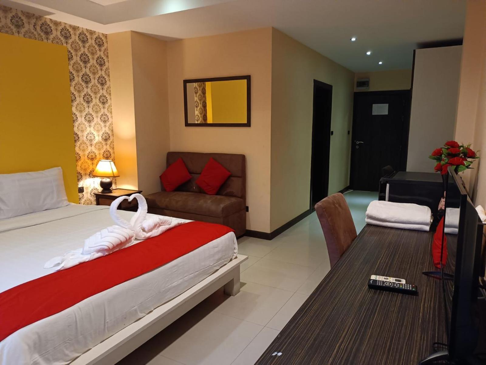 פאטאיה Aura Inn Rooms מראה חיצוני תמונה